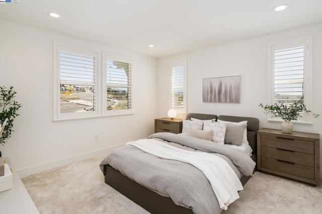 1002 Mary Beth Ter, San Ramon CA: https://media.crmls.org/mediaz/927fae1e-42b4-449d-9d4a-14132b7a615e.jpg