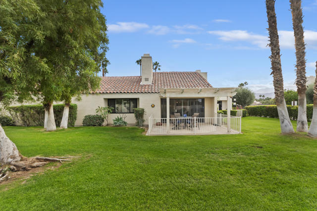 425 Forest Hills Drive, Rancho Mirage CA: https://media.crmls.org/mediaz/92801351-0497-4238-9f75-f77e67d523ed.jpg