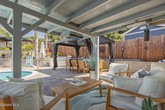1233 Calle Olmo, Thousand Oaks CA: https://media.crmls.org/mediaz/92802bbe-5998-49e5-b245-143cc0f23225.jpg