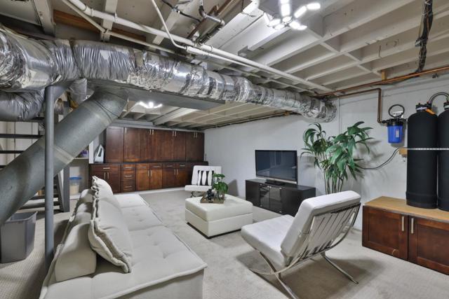 950 Macduff Court, San Jose CA: https://media.crmls.org/mediaz/92815145-9ddc-4a28-bdd3-793153c2f31f.jpg