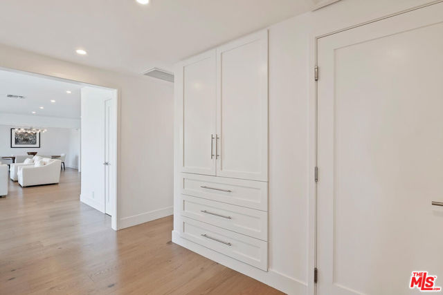 3482 Vista Haven Road, Sherman Oaks CA: https://media.crmls.org/mediaz/92819252-632d-47f9-b193-583129e1af29.jpg