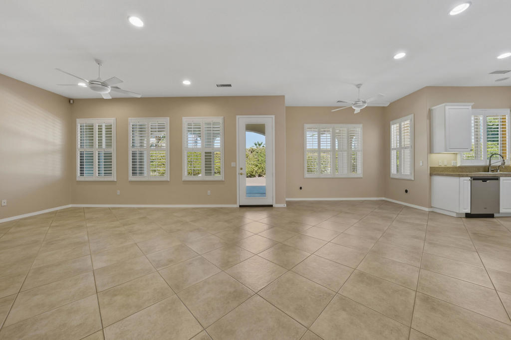 MLS #219136618DA image #15