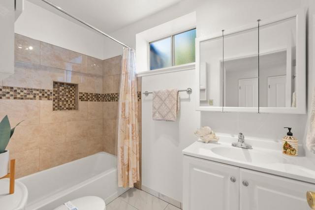 423 Riviera Drive, Union City CA: https://media.crmls.org/mediaz/928325f6-1e05-492d-b8f2-27e4e3411fda.jpg
