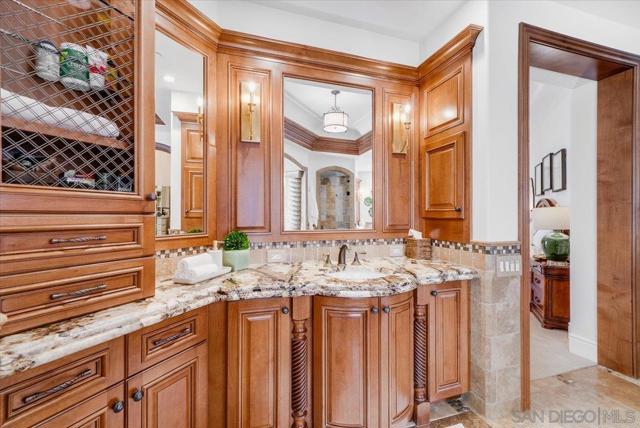 15397 Rock Creek Ln, El Cajon CA: https://media.crmls.org/mediaz/928385f4-c224-4449-8706-0b623b97d41c.jpg