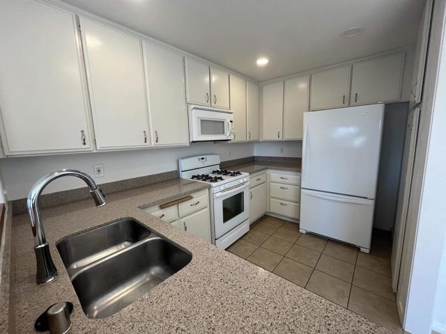 Image 9 of 44 For 2556 Ocean Cove Dr.