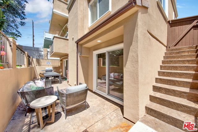 2104 Clark Lane, Redondo Beach CA: https://media.crmls.org/mediaz/9283e125-6785-4cdb-b8aa-b9be33fe68f8.jpg