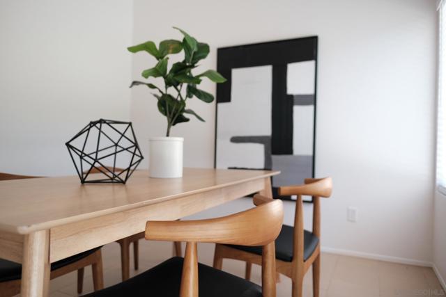 4835 Glenhaven Dr, Oceanside CA: https://media.crmls.org/mediaz/92843af5-82fb-4974-9cec-8b3a89077778.jpg