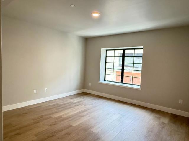400 San Benito Street, Hollister CA: https://media.crmls.org/mediaz/928446c5-3619-4d02-a5a2-7f44ccbcd71e.jpg