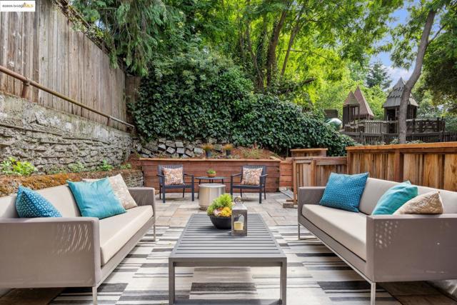 485 Hardy St, Oakland CA: https://media.crmls.org/mediaz/92850618-0a05-43d7-bf99-1b702b47493d.jpg