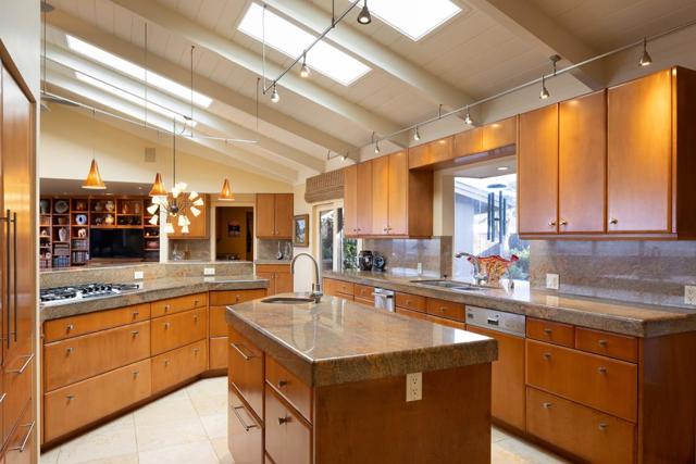 1209 Ocean View Boulevard, Pacific Grove CA: https://media.crmls.org/mediaz/92860f2e-c75c-41fb-9eb7-985814ed962e.jpg