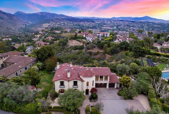 7727 Via Zafiro, San Diego CA: https://media.crmls.org/mediaz/92869c84-b848-47da-9560-501884cdc9bc.jpg