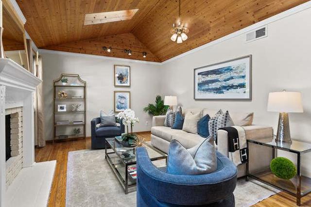 Image 3 of 37 For 4465 Sherbourne Drive