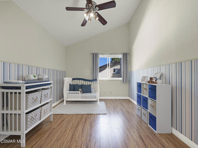 190 Donegal Avenue, Newbury Park CA: https://media.crmls.org/mediaz/92880eeb-2399-4e56-9d57-b7e99308dc56.jpg