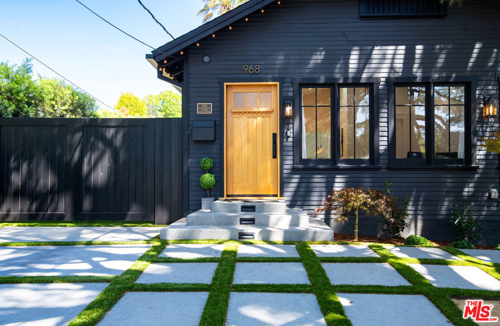 MLS #25608887 image #1