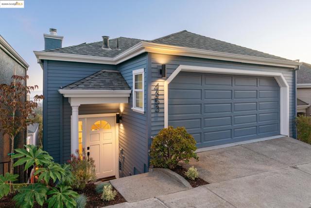 4353 Terrabella Way, Oakland CA: https://media.crmls.org/mediaz/9288d301-9906-4c89-8317-20312ea9c6b1.jpg