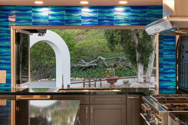5030 Helix Ter, La Mesa CA: https://media.crmls.org/mediaz/9288f60a-d3cb-4efd-b745-9bce91ab2b8a.jpg