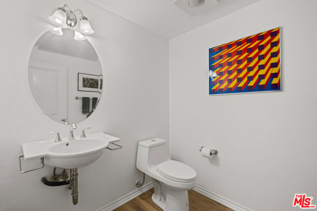 13031 Villosa Place, Playa Vista CA: https://media.crmls.org/mediaz/92891e93-c311-461a-8251-4a66a776cf92.jpg