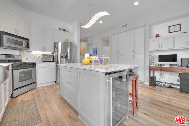 13020 Pacific, Playa Vista CA: https://media.crmls.org/mediaz/92893e1a-a8e1-44f9-ad3d-04c2f4bde2cd.jpg