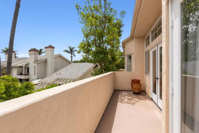 5609 Avenida De Parque, Rancho Santa Fe CA: https://media.crmls.org/mediaz/9289440d-5e8c-4c88-b3ae-8adf543b9791.jpg