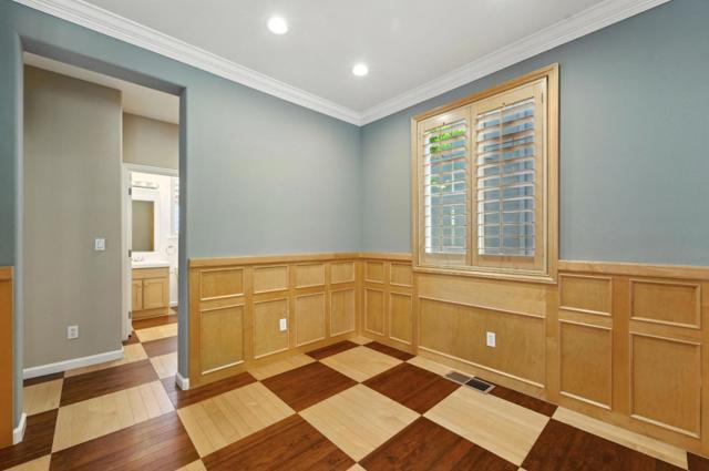 50 Waterford Court, Campbell CA: https://media.crmls.org/mediaz/92894d2e-e707-4a8a-9366-bc82e63e476b.jpg
