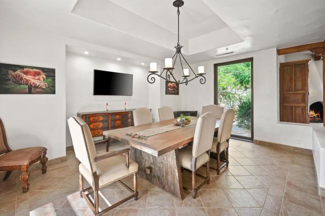 72275 Upper W Way, Palm Desert CA: https://media.crmls.org/mediaz/92896450-e82e-446e-9f0e-9ad097fec39e.jpg