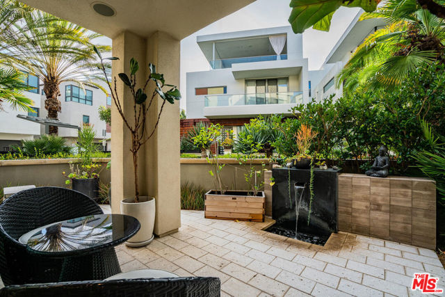 5929 Coral Place, Playa Vista CA: https://media.crmls.org/mediaz/928a2fc6-55e8-4592-a8e8-527a320ab7f9.jpg