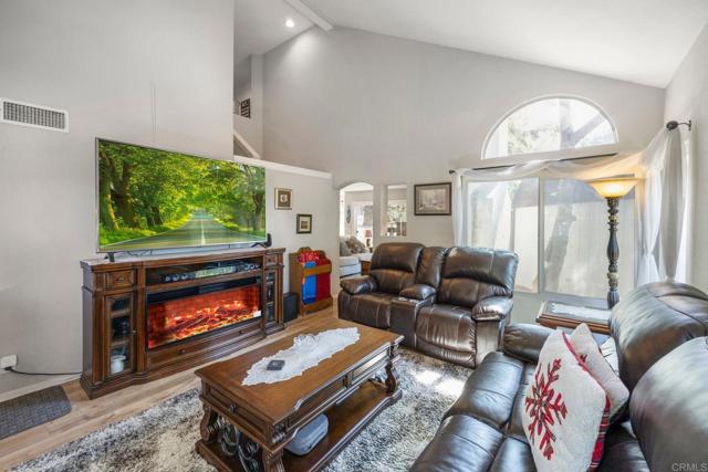 Image 2 of 35 For 2277 Dunstan Street