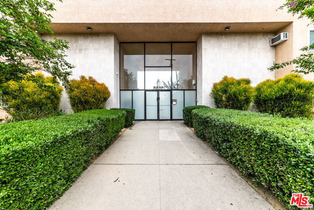 2 Bed Home for Sale in Valley Village, California