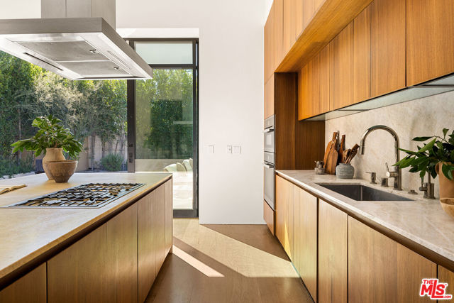 8732 Rangely Avenue, West Hollywood CA: https://media.crmls.org/mediaz/928b320c-5ba6-4ad7-a5a8-74638f3241da.jpg