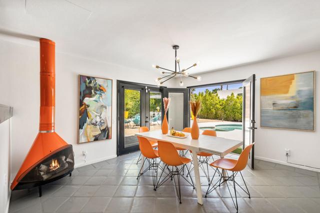 1862 N Nogales Way, Palm Springs CA: https://media.crmls.org/mediaz/928c3ed1-5918-4c71-bba0-1b0e1236a7a1.jpg