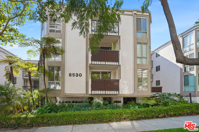 8530 Holloway Drive, West Hollywood CA: https://media.crmls.org/mediaz/928c52c4-ab69-43f8-85d9-8bb36fd8ec46.jpg