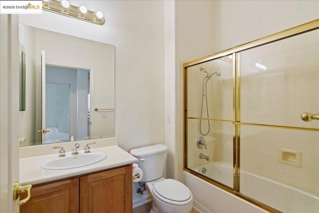 625 Pomona Dr, Brentwood CA: https://media.crmls.org/mediaz/928c9882-6c10-4447-8d60-8b1ff38b2845.jpg