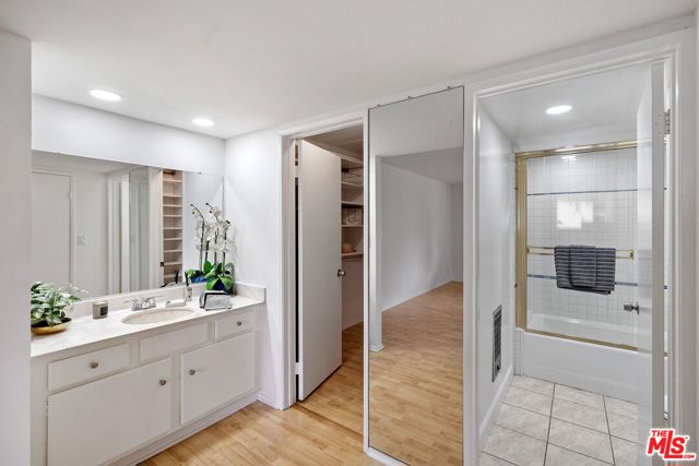 10535 Wilshire Boulevard, Los Angeles CA: https://media.crmls.org/mediaz/928d3ce8-f143-4fd3-9db3-c64a3ff10004.jpg