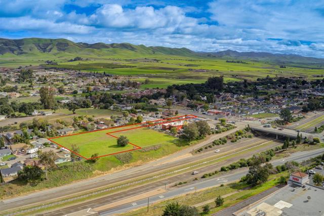 170 San Antonio Ln, Nipomo CA: https://media.crmls.org/mediaz/928d46e6-0767-4210-8b73-0e686a859468.jpg