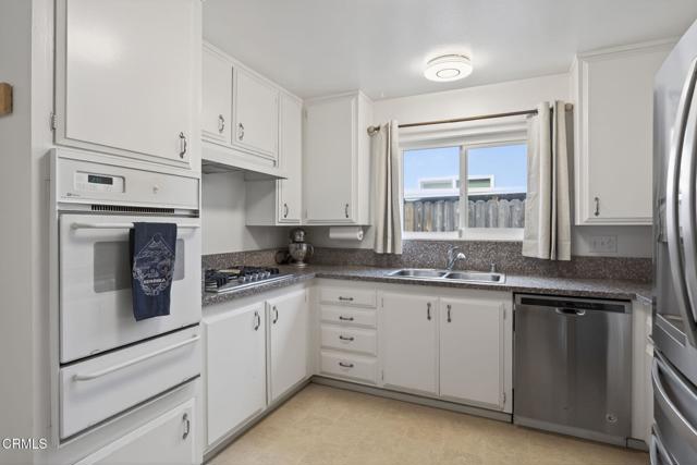 Detail Gallery Image 11 of 27 For 404 Mackay Ave, Ventura,  CA 93004 - 3 Beds | 2 Baths