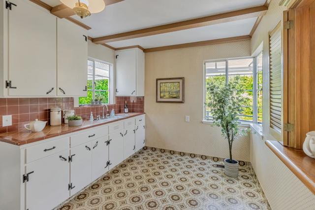 1700 Parkhills Avenue, Los Altos CA: https://media.crmls.org/mediaz/928de29e-45a7-474d-a0ce-7a0d138762c9.jpg