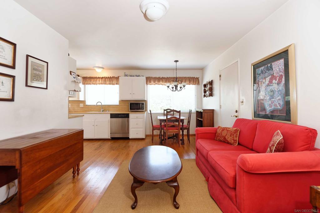 3152 Governor Drive - photo 8