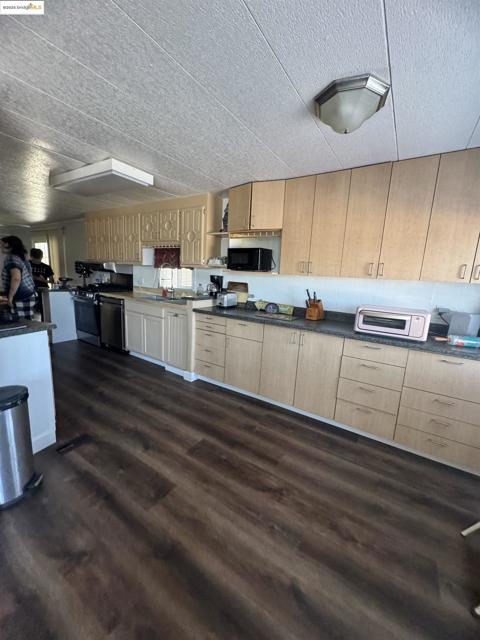 137 Zartop, Oakley CA: https://media.crmls.org/mediaz/928efa8c-1969-4387-97ce-7ad31cd395f7.jpg