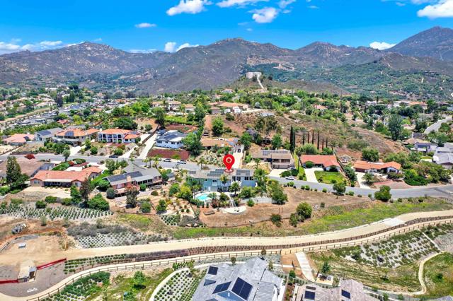17342 Tam O Shanter Dr, Poway CA: https://media.crmls.org/mediaz/928f5e4d-3ca5-42d6-a596-e7a9d3a53e40.jpg