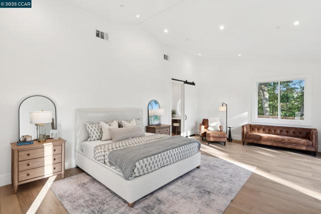 17 Julianne Ct, Walnut Creek CA: https://media.crmls.org/mediaz/928ffe89-f48d-4b76-afba-ceabb32ad4a2.jpg