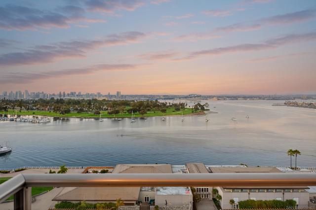 1810 Avenida Del Mundo, Coronado CA: https://media.crmls.org/mediaz/9290177c-0fb6-44dc-a5e6-38a1a46a2ff5.jpg