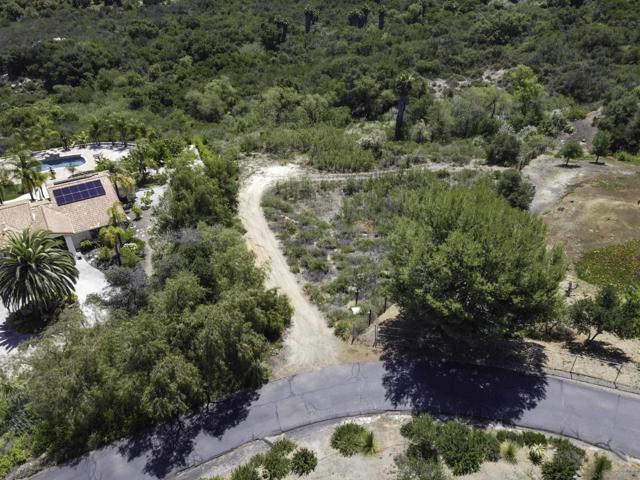 28371 Faircrest Way, Escondido CA: https://media.crmls.org/mediaz/92904d3d-ca87-4270-a1eb-6e0e0ff3308b.jpg