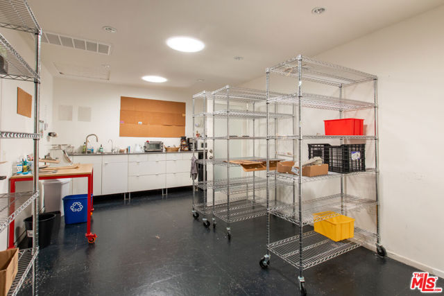 12906 Venice Boulevard, Los Angeles CA: https://media.crmls.org/mediaz/92908813-9420-4d5d-af13-48d9189263e5.jpg