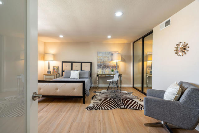 72815 Somera Road, Palm Desert CA: https://media.crmls.org/mediaz/9290e3d8-b9b8-45df-8de7-58ee32315435.jpg