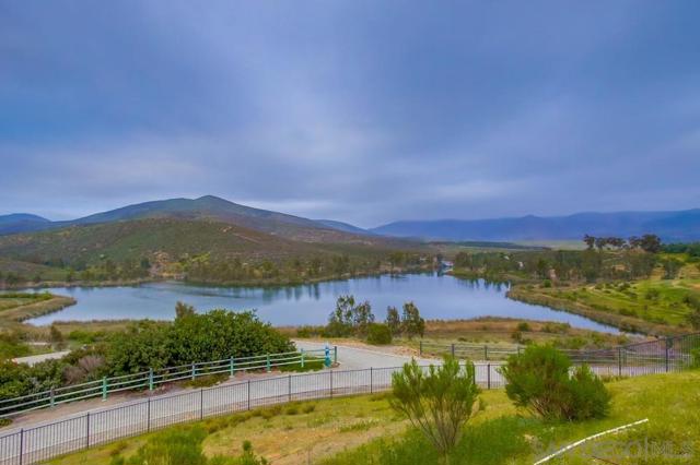 2885 Gate Three Place, Chula Vista CA: https://media.crmls.org/mediaz/92912cf9-f625-41e0-8d4a-ca83ee47de51.jpg