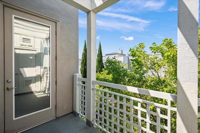 3901 Lick Mill Boulevard, Santa Clara CA: https://media.crmls.org/mediaz/9291ce84-771d-4ac4-af84-6c56d9aff5c8.jpg