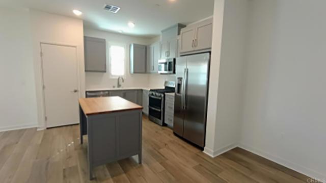 Detail Gallery Image 2 of 27 For 5465 Seacliff Pl #74,  San Diego,  CA 92154 - 2 Beds | 2/1 Baths