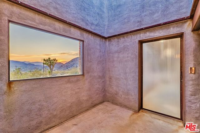 63131 Rocking Chair Road, Joshua Tree CA: https://media.crmls.org/mediaz/929243b6-d9a9-4005-8402-7ded42f2ee8c.jpg