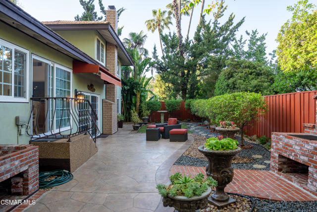 1694 Margate Place, Westlake Village CA: https://media.crmls.org/mediaz/9292c605-141f-4d6c-a0e4-b2bf6ff13fc4.jpg