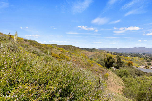 3166 Sycamore Drive, Simi Valley CA: https://media.crmls.org/mediaz/9294210b-f9c2-4114-8f5a-7d6d35aad419.jpg